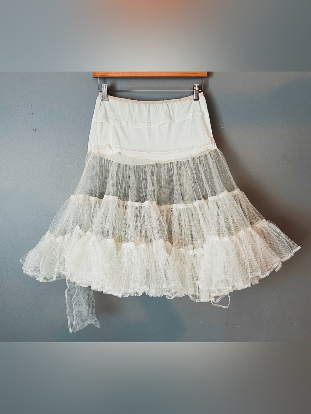 Vintage Penney’s White Crinoline Petticoat Slip Teen 14 Ruffled Mesh Full Skirt - Picture 11 of 11